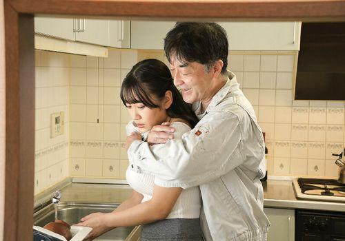 Vợ lẳng lơ với bố chồng khi chồng đi vắng để có thai